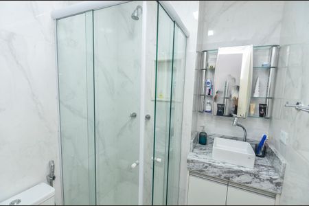 Apartamento à venda com 75m², 3 quartos e 1 vaga Apartamento à venda com 75m², 3 quartos e 1 vagaBanheiro Social