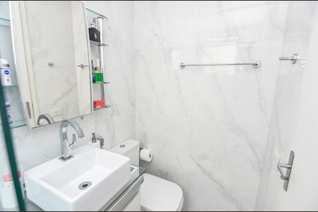 Apartamento à venda com 75m², 3 quartos e 1 vaga Apartamento à venda com 75m², 3 quartos e 1 vagaBanheiro da Suíte