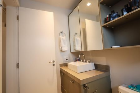 Apartamento à venda com 104m², 2 quartos e 2 vagasBanheiro da Suite 2