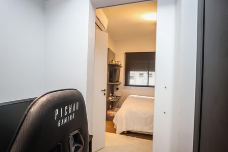 Apartamento à venda com 104m², 2 quartos e 2 vagasEscritório da suite 2