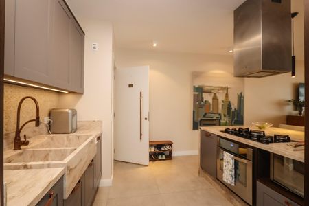 Apartamento à venda com 104m², 2 quartos e 2 vagasCozinha