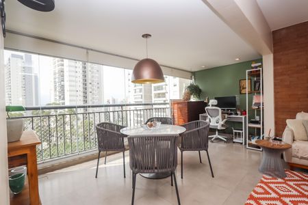 Apartamento à venda com 104m², 2 quartos e 2 vagasVaranda