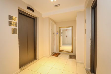 Apartamento à venda com 104m², 2 quartos e 2 vagasHall Social