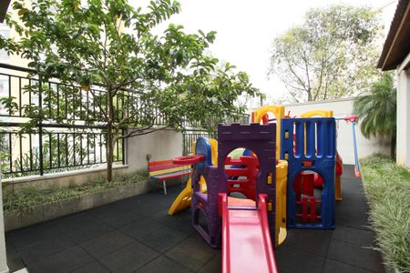 Apartamento para alugar com 78m², 2 quartos e 2 vagasÁrea comum - Playground