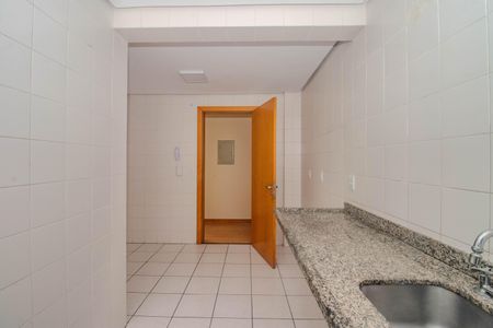 Apartamento para alugar com 107m², 3 quartos e 2 vagas Apartamento para alugar com 107m², 3 quartos e 2 vagasCozinha e Área de Serviço