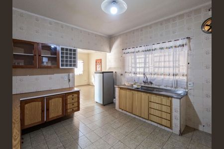 Casa para alugar com 204m², 4 quartos e 3 vagas