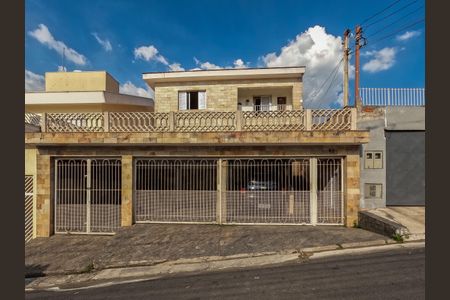 Casa para alugar com 204m², 4 quartos e 3 vagas