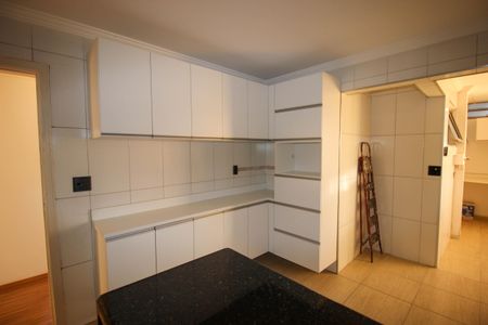 Apartamento para alugar com 116m², 3 quartos e sem vaga
