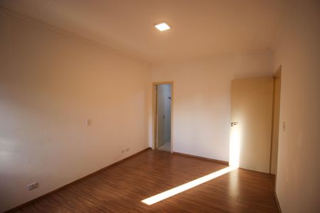 Apartamento para alugar com 116m², 3 quartos e sem vaga
