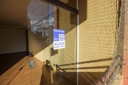 Apartamento para alugar com 116m², 3 quartos e sem vaga