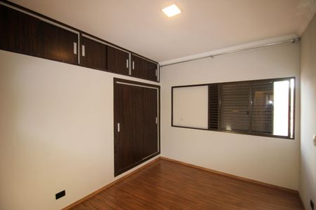 Apartamento para alugar com 116m², 3 quartos e sem vaga