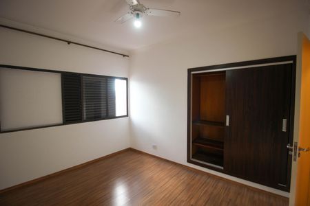 Apartamento para alugar com 116m², 3 quartos e sem vaga