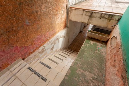 Casa para alugar com 80m², 2 quartos e 1 vagaEscada