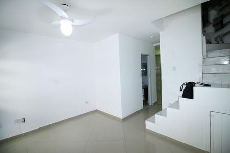 Sala de casa para alugar com 3 quartos, 100m² em Brás de Pina, Rio de Janeiro