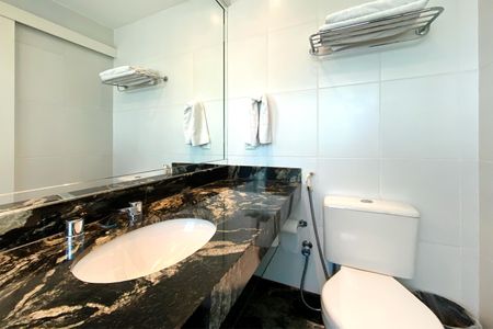 Banheiro da Suíte de kitnet/studio à venda com 1 quarto, 29m² em Buritis, Belo Horizonte