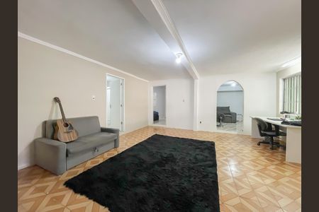 Casa à venda com 270m², 3 quartos e sem vaga Casa à venda com 270m², 3 quartos e sem vagaSala 1