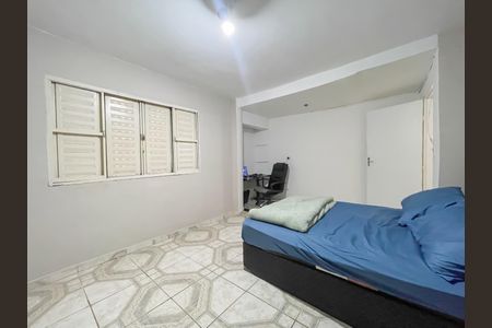 Casa à venda com 270m², 3 quartos e sem vaga Casa à venda com 270m², 3 quartos e sem vagaQuarto 1