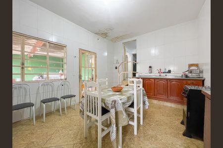 Casa à venda com 270m², 3 quartos e sem vaga Casa à venda com 270m², 3 quartos e sem vagaCozinha