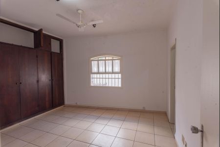 Casa à venda com 250m², 4 quartos e 5 vagas Casa à venda com 250m², 4 quartos e 5 vagasSuíte