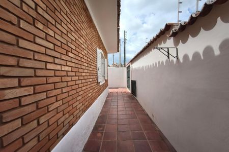 Casa à venda com 250m², 4 quartos e 5 vagas Casa à venda com 250m², 4 quartos e 5 vagasCorredor - Quintal