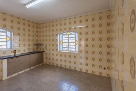 Casa à venda com 250m², 4 quartos e 5 vagas Casa à venda com 250m², 4 quartos e 5 vagasCozinha