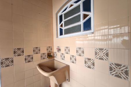 Casa à venda com 250m², 4 quartos e 5 vagas Casa à venda com 250m², 4 quartos e 5 vagasÁrea de Serviço