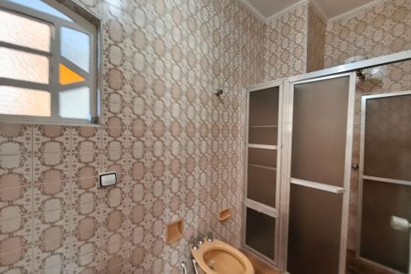 Casa à venda com 250m², 4 quartos e 5 vagas Casa à venda com 250m², 4 quartos e 5 vagasBanheiro Suíte