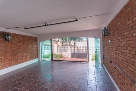 Casa à venda com 250m², 4 quartos e 5 vagas Casa à venda com 250m², 4 quartos e 5 vagasGaragem