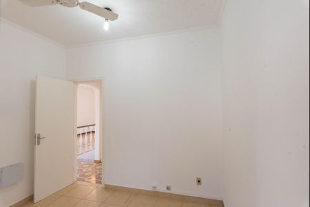 Casa à venda com 250m², 4 quartos e 5 vagas Casa à venda com 250m², 4 quartos e 5 vagasEscritório