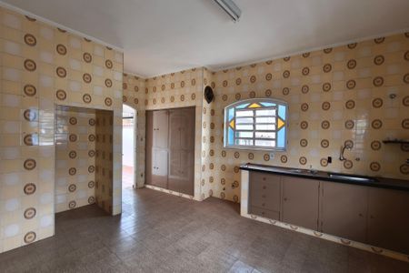 Casa à venda com 250m², 4 quartos e 5 vagas Casa à venda com 250m², 4 quartos e 5 vagasCozinha