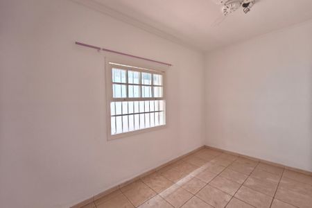 Casa à venda com 250m², 4 quartos e 5 vagas Casa à venda com 250m², 4 quartos e 5 vagasQuarto 2