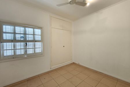 Casa à venda com 250m², 4 quartos e 5 vagas Casa à venda com 250m², 4 quartos e 5 vagasQuarto 3