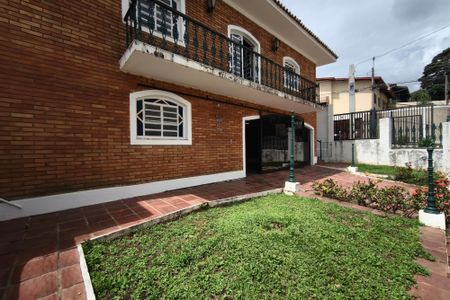 Casa à venda com 250m², 4 quartos e 5 vagas Casa à venda com 250m², 4 quartos e 5 vagasQuintal - Garagem