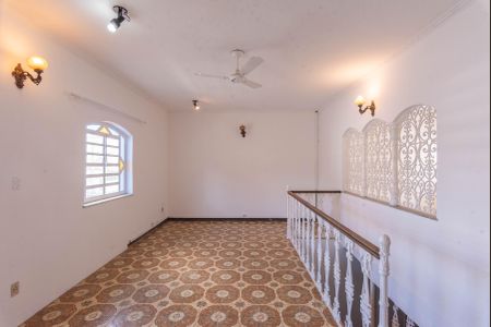 Casa à venda com 250m², 4 quartos e 5 vagas Casa à venda com 250m², 4 quartos e 5 vagasSala