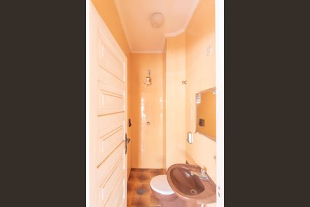 Casa à venda com 250m², 4 quartos e 5 vagas Casa à venda com 250m², 4 quartos e 5 vagasBanheiro de serviço