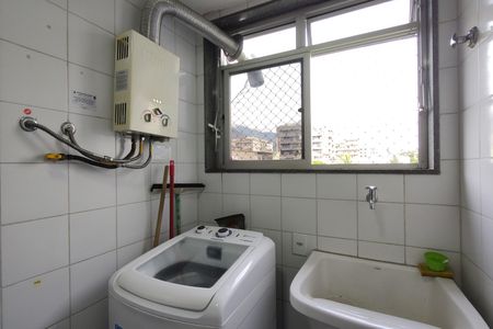 Apartamento à venda com 65m², 2 quartos e 1 vagaÁrea de Serviço