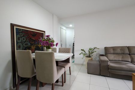 Apartamento à venda com 65m², 2 quartos e 1 vagaSala