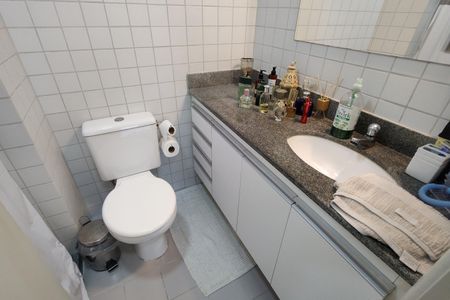 Apartamento à venda com 65m², 2 quartos e 1 vagaBanheiro Social
