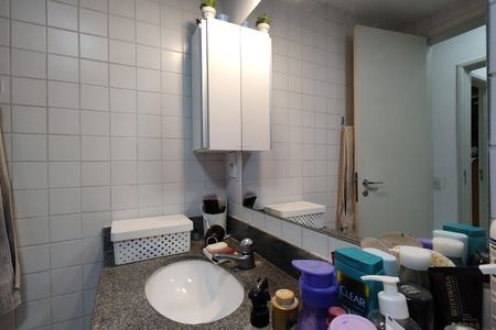 Apartamento à venda com 65m², 2 quartos e 1 vagaBanheiro Social