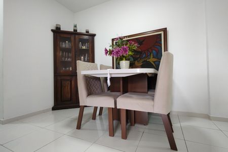 Apartamento à venda com 65m², 2 quartos e 1 vagaSala