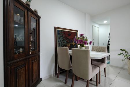 Apartamento à venda com 65m², 2 quartos e 1 vagaSala