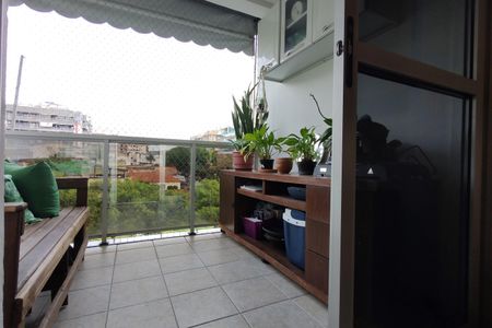 Apartamento à venda com 65m², 2 quartos e 1 vagaVaranda