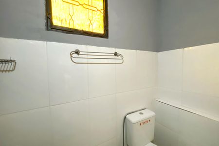 Casa para alugar com 360m², 3 quartos e 5 vagas Casa para alugar com 360m², 3 quartos e 5 vagasBanheiro de serviço