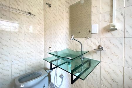 Casa para alugar com 360m², 3 quartos e 5 vagas Casa para alugar com 360m², 3 quartos e 5 vagasBanheiro da Suíte 1