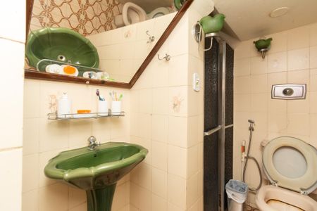 Casa à venda com 328m², 4 quartos e 5 vagasBanheiro Social 