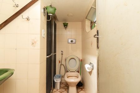 Casa à venda com 328m², 4 quartos e 5 vagasBanheiro Social 