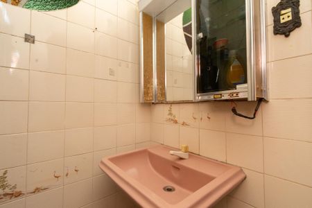 Casa à venda com 328m², 4 quartos e 5 vagasBanheiro Social Superior