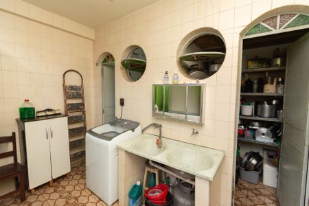 Casa à venda com 328m², 4 quartos e 5 vagasÁrea de Serviço