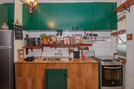 Apartamento à venda com 192m², 3 quartos e 1 vaga Apartamento à venda com 192m², 3 quartos e 1 vagaCozinha e Área de Serviço