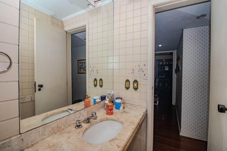 Apartamento à venda com 192m², 3 quartos e 1 vaga Apartamento à venda com 192m², 3 quartos e 1 vagaBanheiro Social